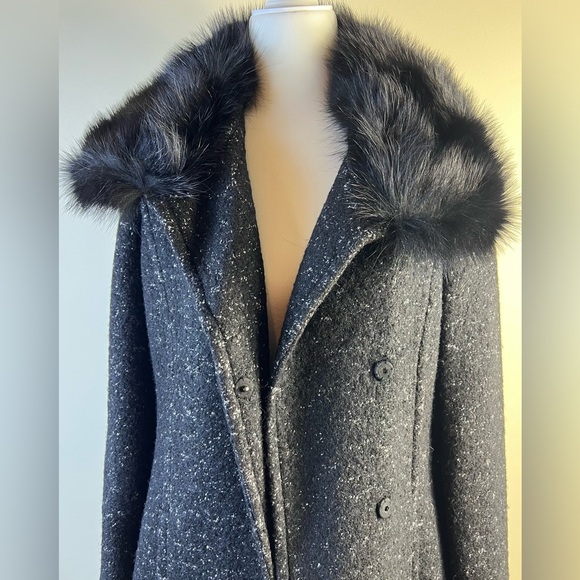 Elie Tahari Fur Trimmed Black and White Tweed Wool Coat, Size Medium - Picture 2 of 12
